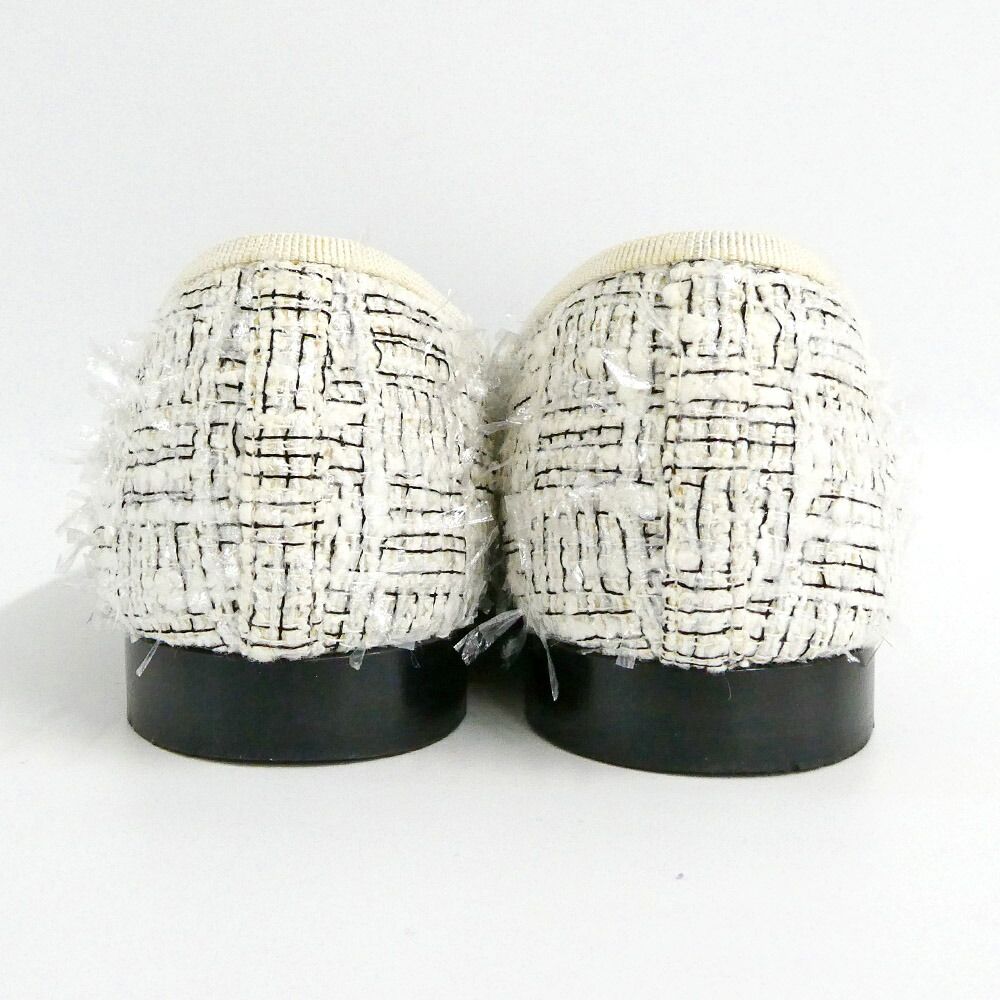 Chanel Ballerina Flat Shoes 35c Tweed Black White CC Logo — view 4