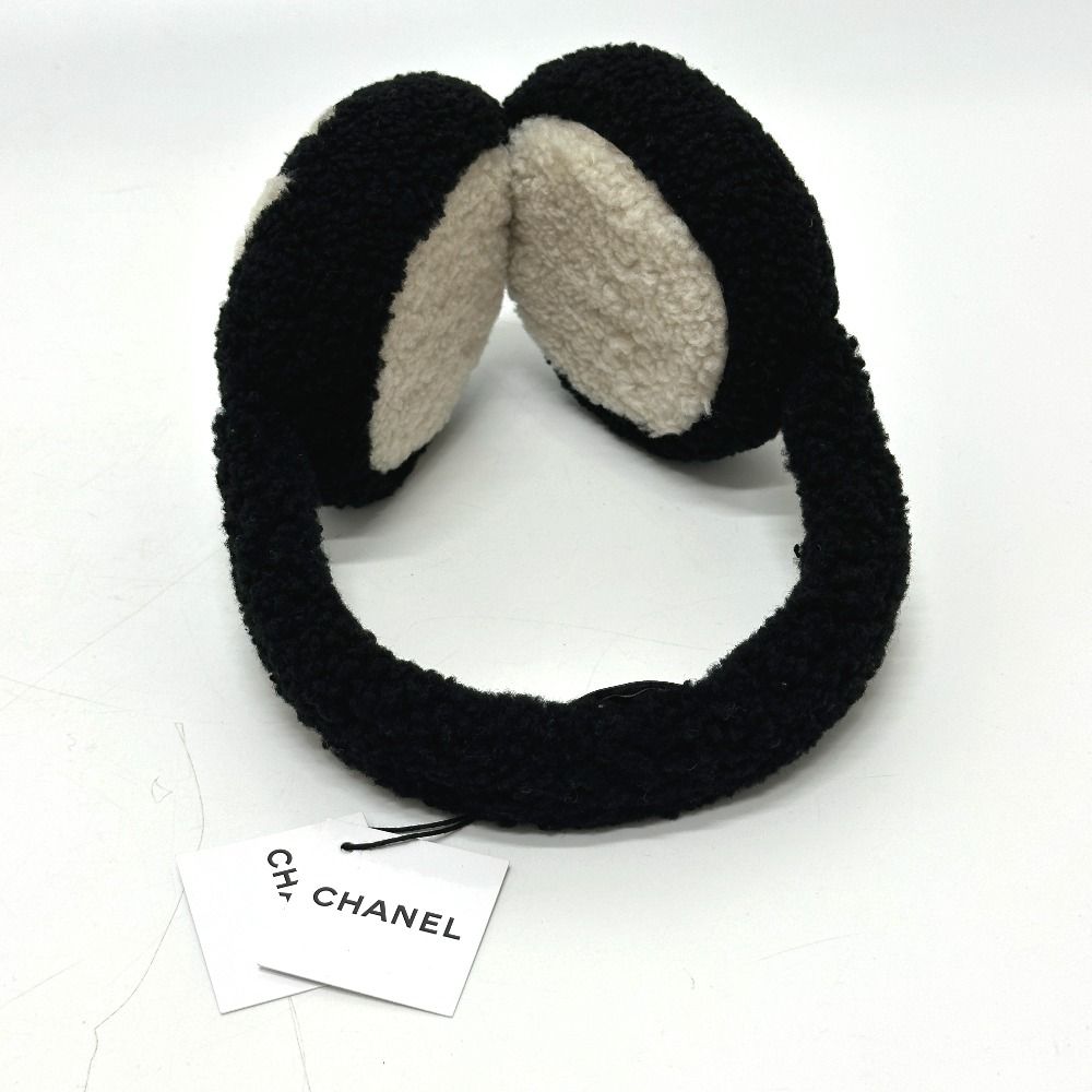 Chanel Ear Muffs Jumbo CC Logo Fur Black Shoulder Bag — view 3