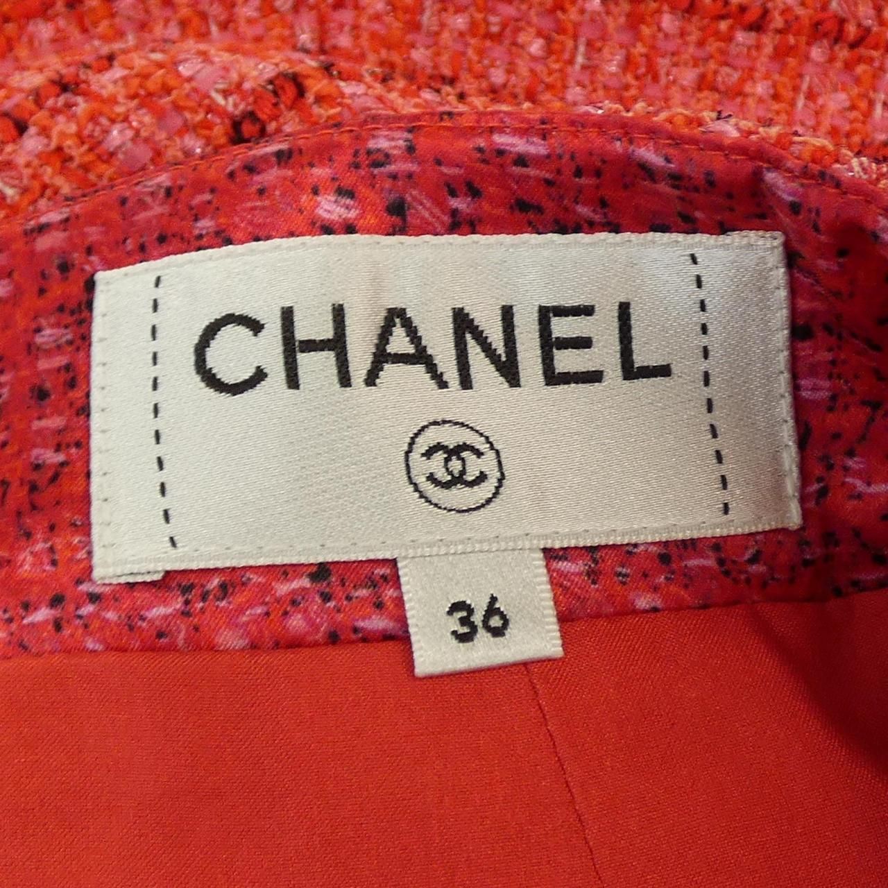 Chanel Shorts Red — view 5