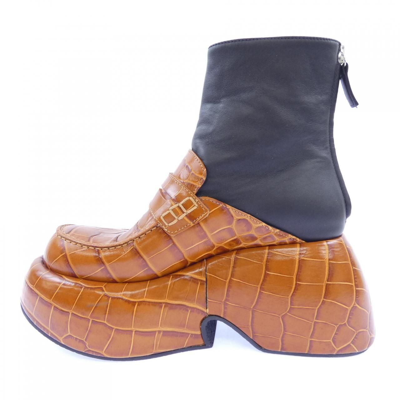 Loewe 58 07 Boots — view 2
