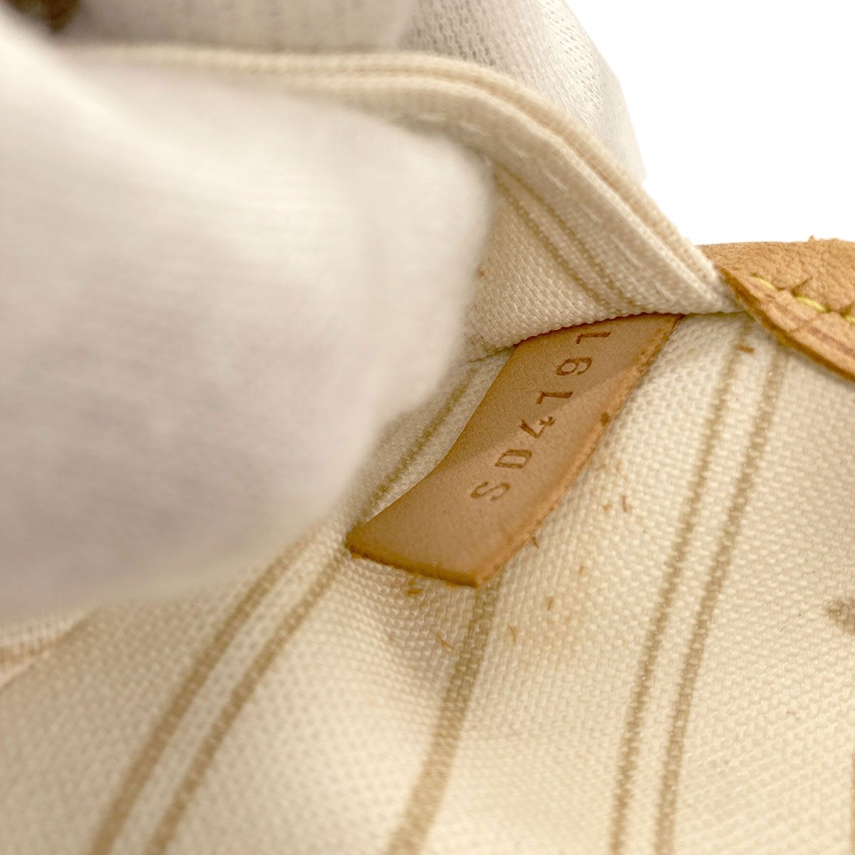 Louis Vuitton Neverfull MM Tote Damier Canvas — view 7