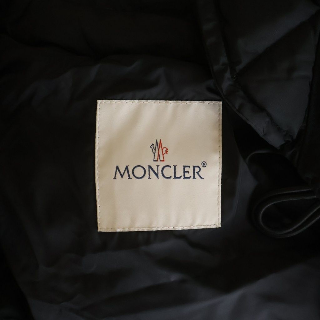 Moncler Gisele Giubbotto Quilted Down Jacket Black — view 7