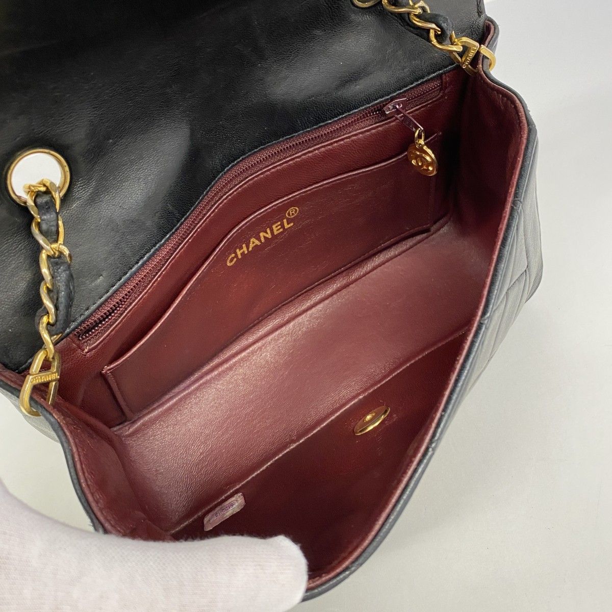 Chanel Shoulder Bag Diana Lambskin Black Gold — view 4
