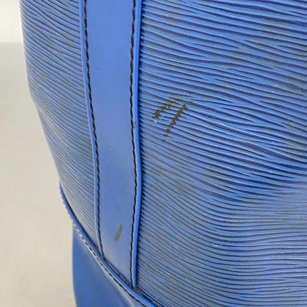 Louis Vuitton Shoulder Bag Epi Randonnee GM Toledo Blue — view 7