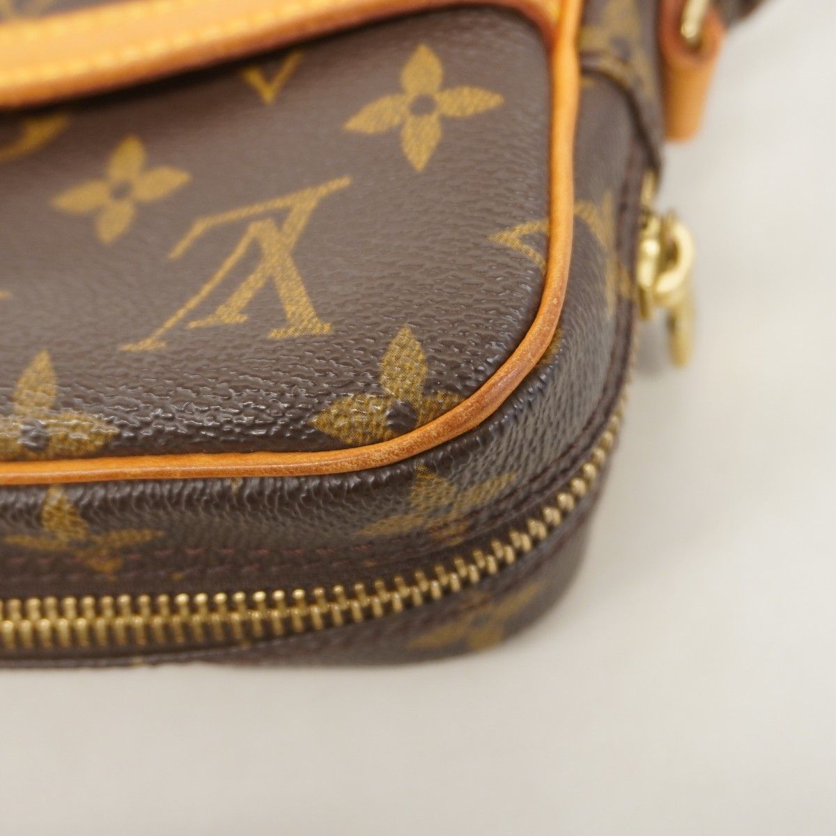 Louis Vuitton Shoulder Bag Monogram Danube Brown — view 6