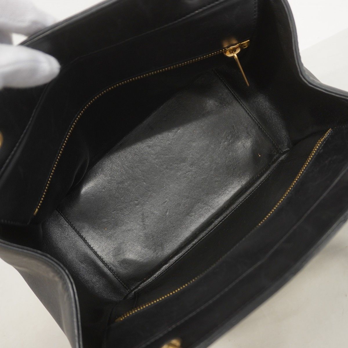 Chanel Handbag Quilted Lambskin Black Gold — view 4