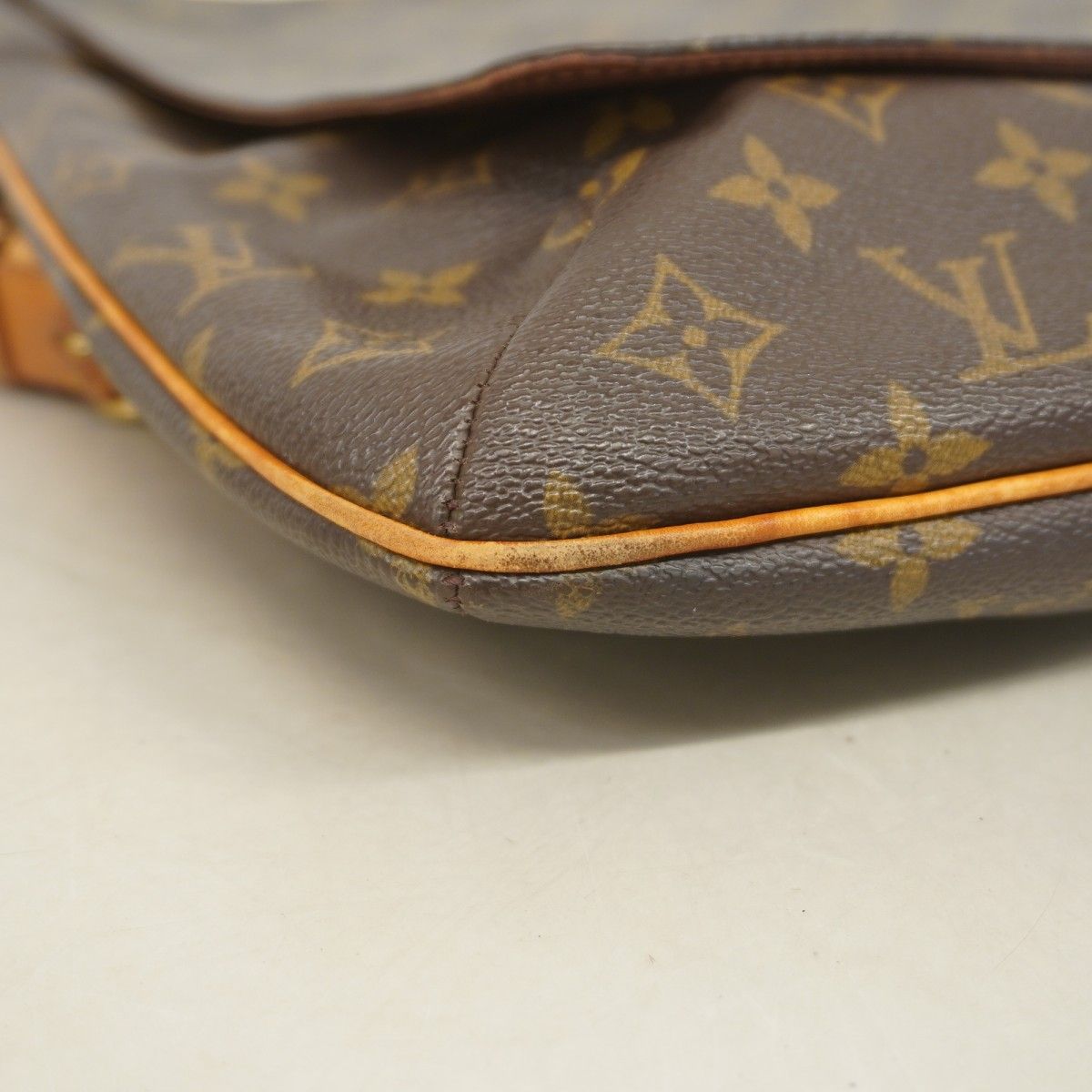 Louis Vuitton Shoulder Bag Monogram Musette Brown — view 6