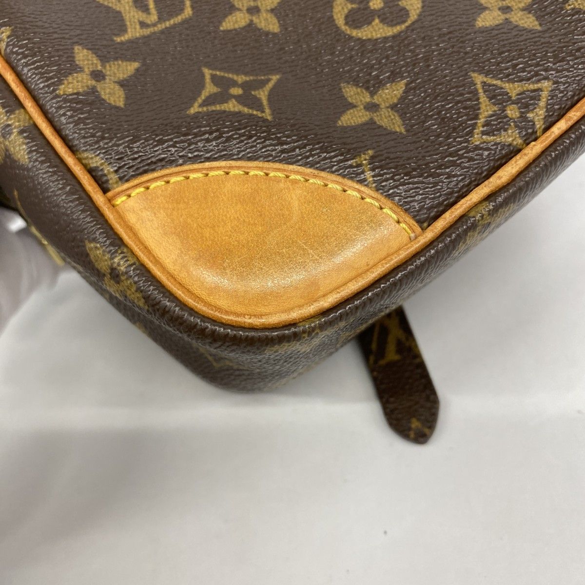Louis Vuitton Shoulder Bag Monogram Amazon Brown — view 8