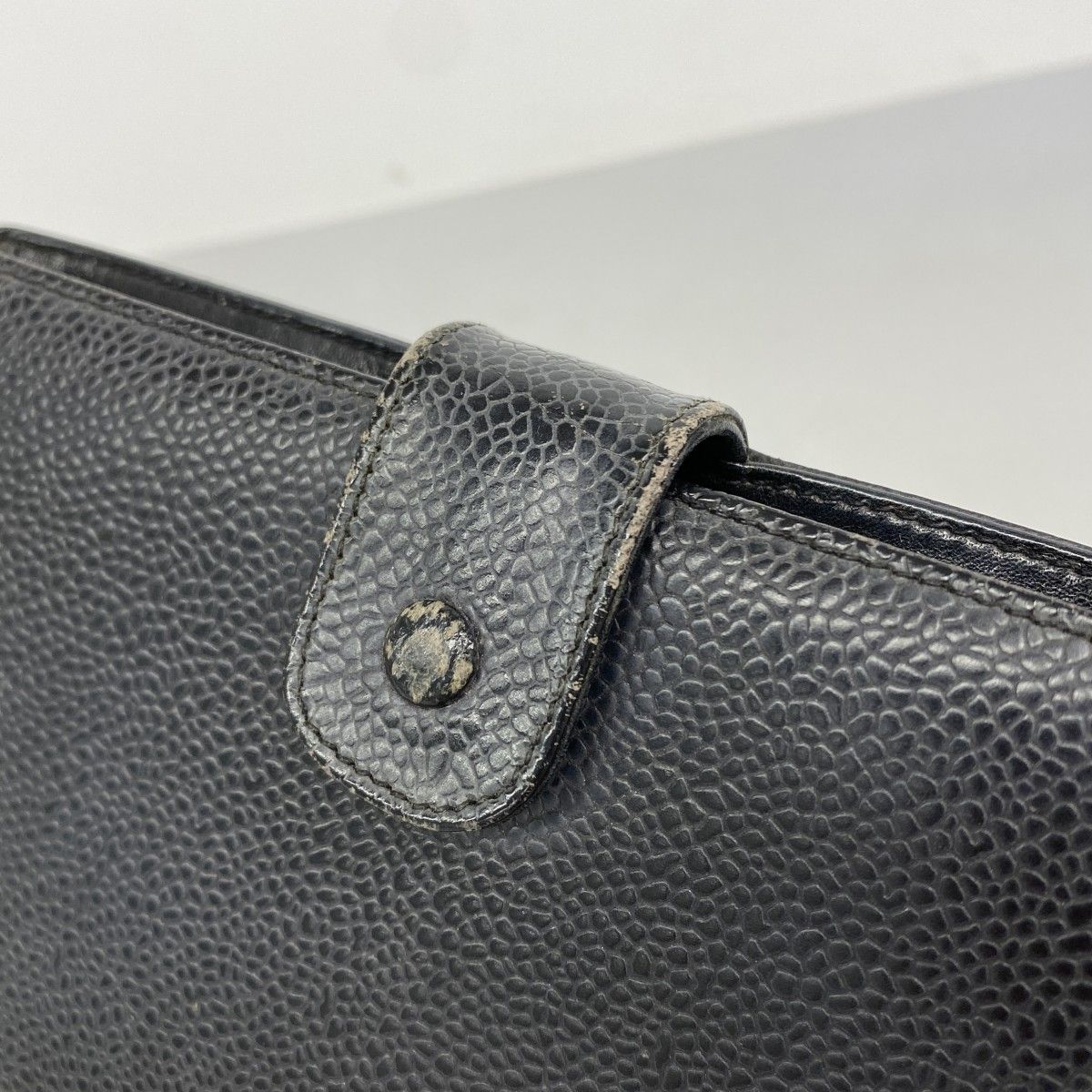 Chanel Wallet Caviar Leather Black Gold — view 6