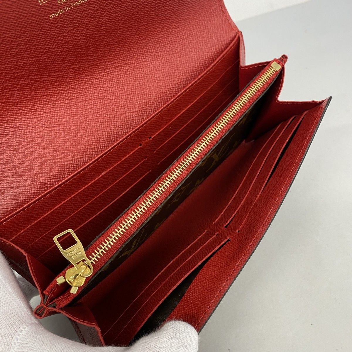 Louis Vuitton Wallet Monogram Retiro Portefeuille Sarah Cerise — view 3
