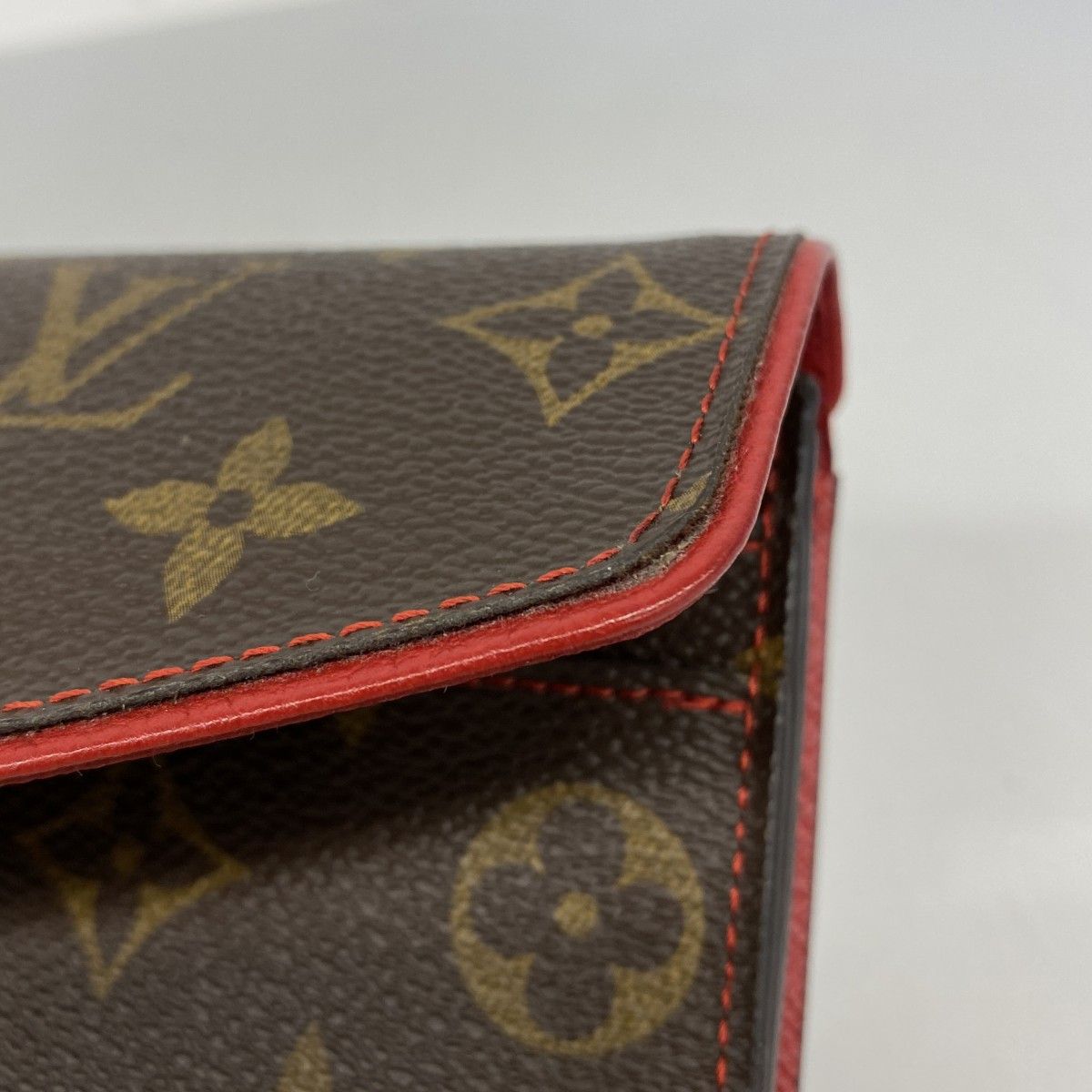 Louis Vuitton Wallet Monogram Retiro Portefeuille Sarah Cerise — view 6