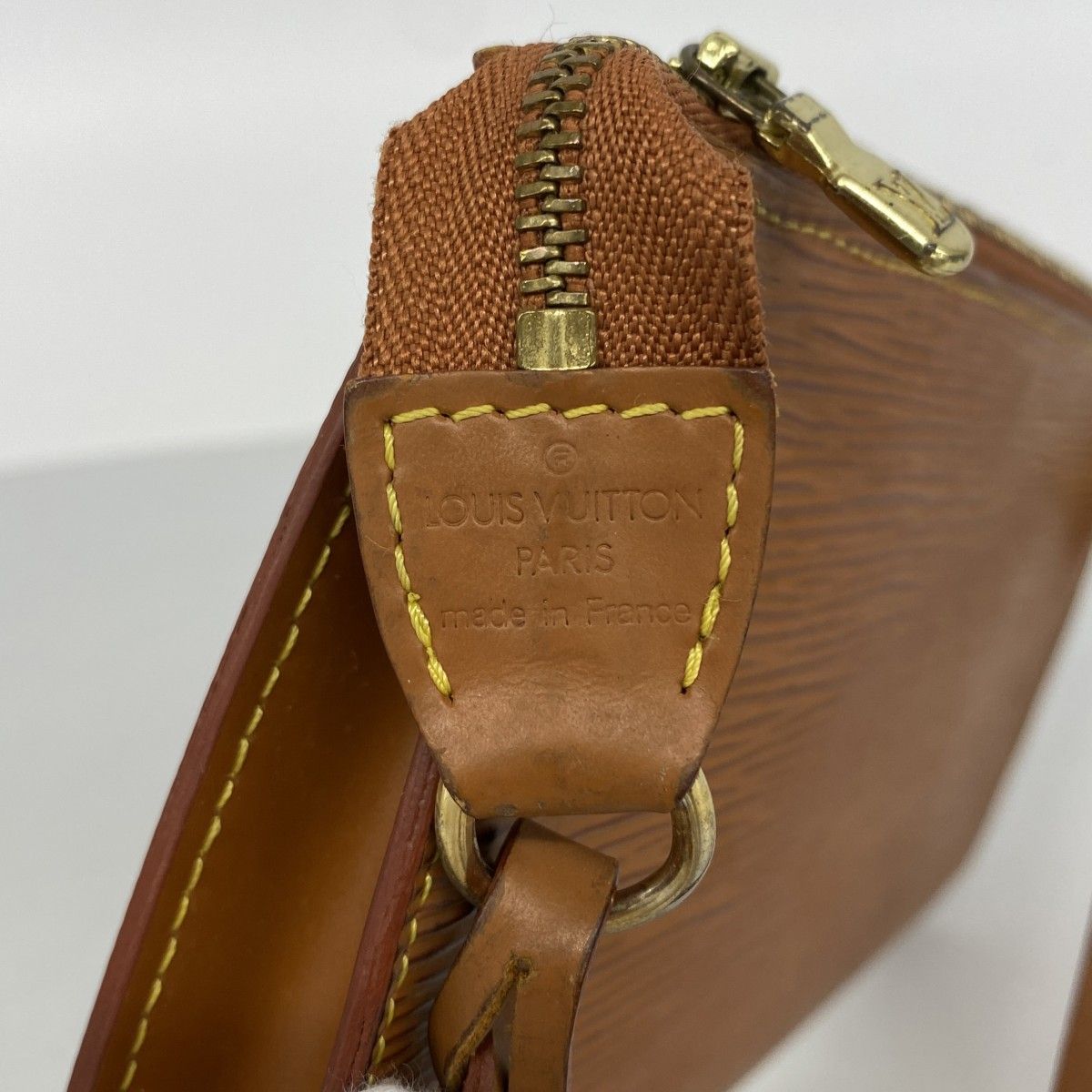 Louis Vuitton Pouch Epi Pochette Cipango Gold — view 4