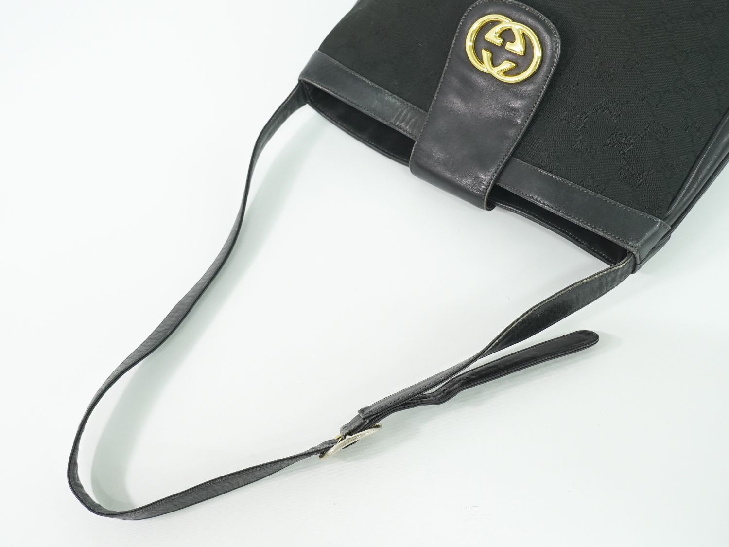 Gucci Vintage GG Canvas Shoulder Bag Black — view 4