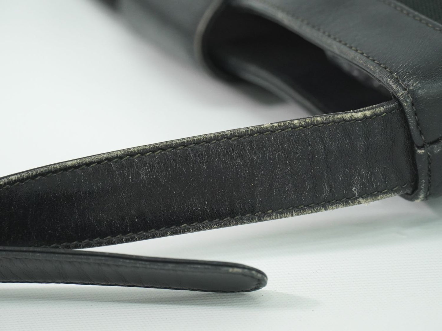 Gucci Vintage GG Canvas Shoulder Bag Black — view 5