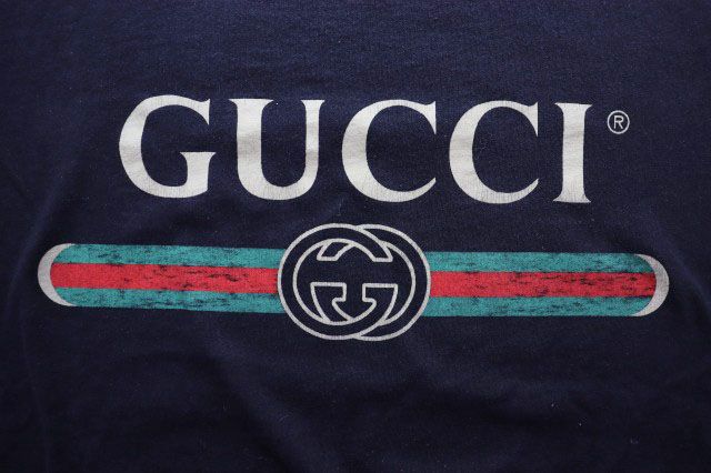 Gucci Logo Washed Print Oversize T-Shirt Black — view 6