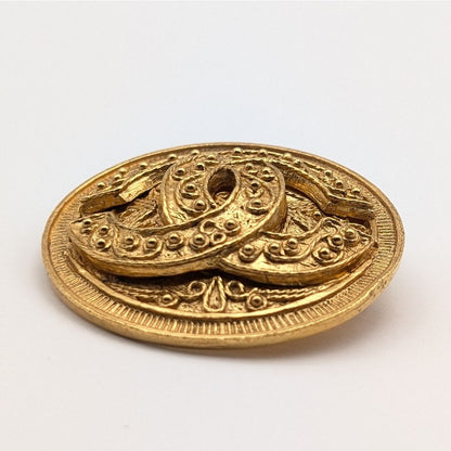 Chanel Brooch CC Logo Medal Gold Vintage — view 4