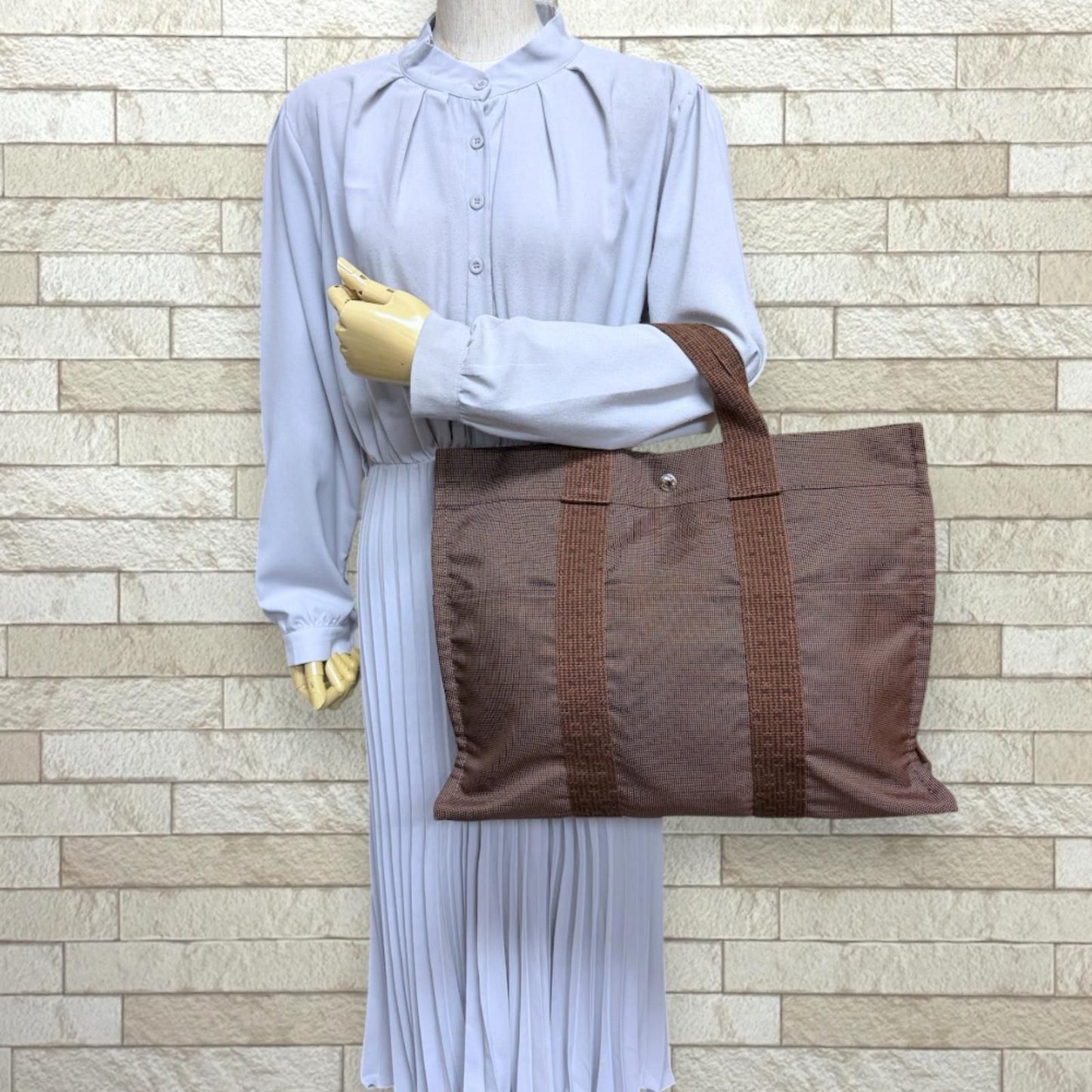 Hermes Tote MM Her Line Canvas Brown — view 2