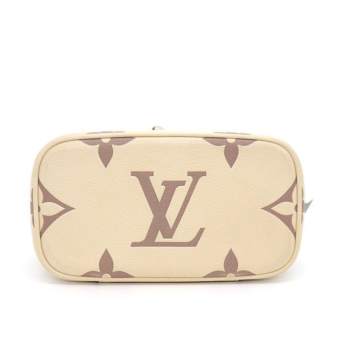 Louis Vuitton Shoulder Bag Vanity PM Cles Monogram Empreinte Leather — view 4