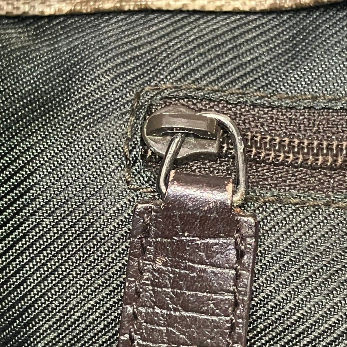 Gucci GG Supreme Handbag Leather — view 9