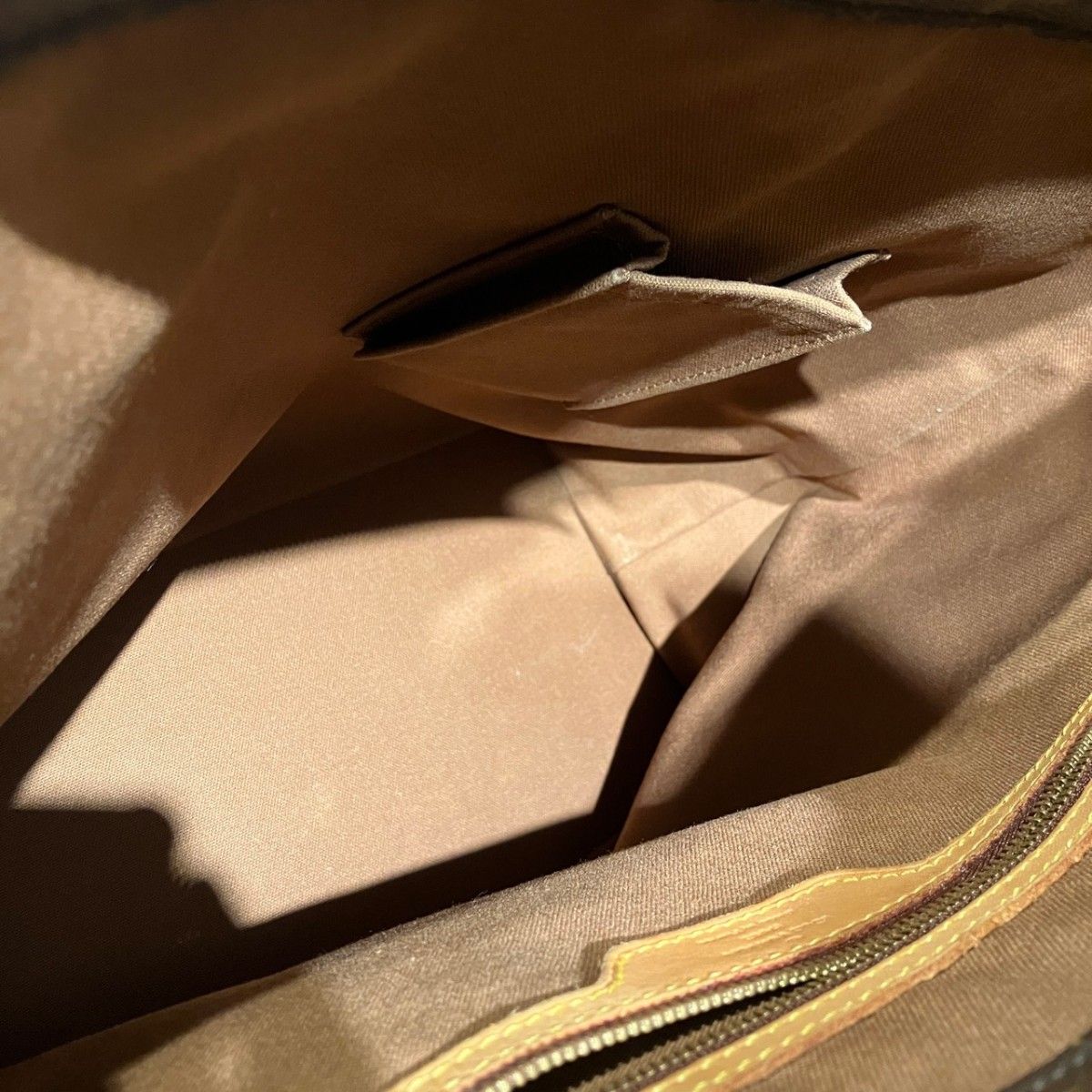 Louis Vuitton Cabas Mezzo Monogram Tote — view 9