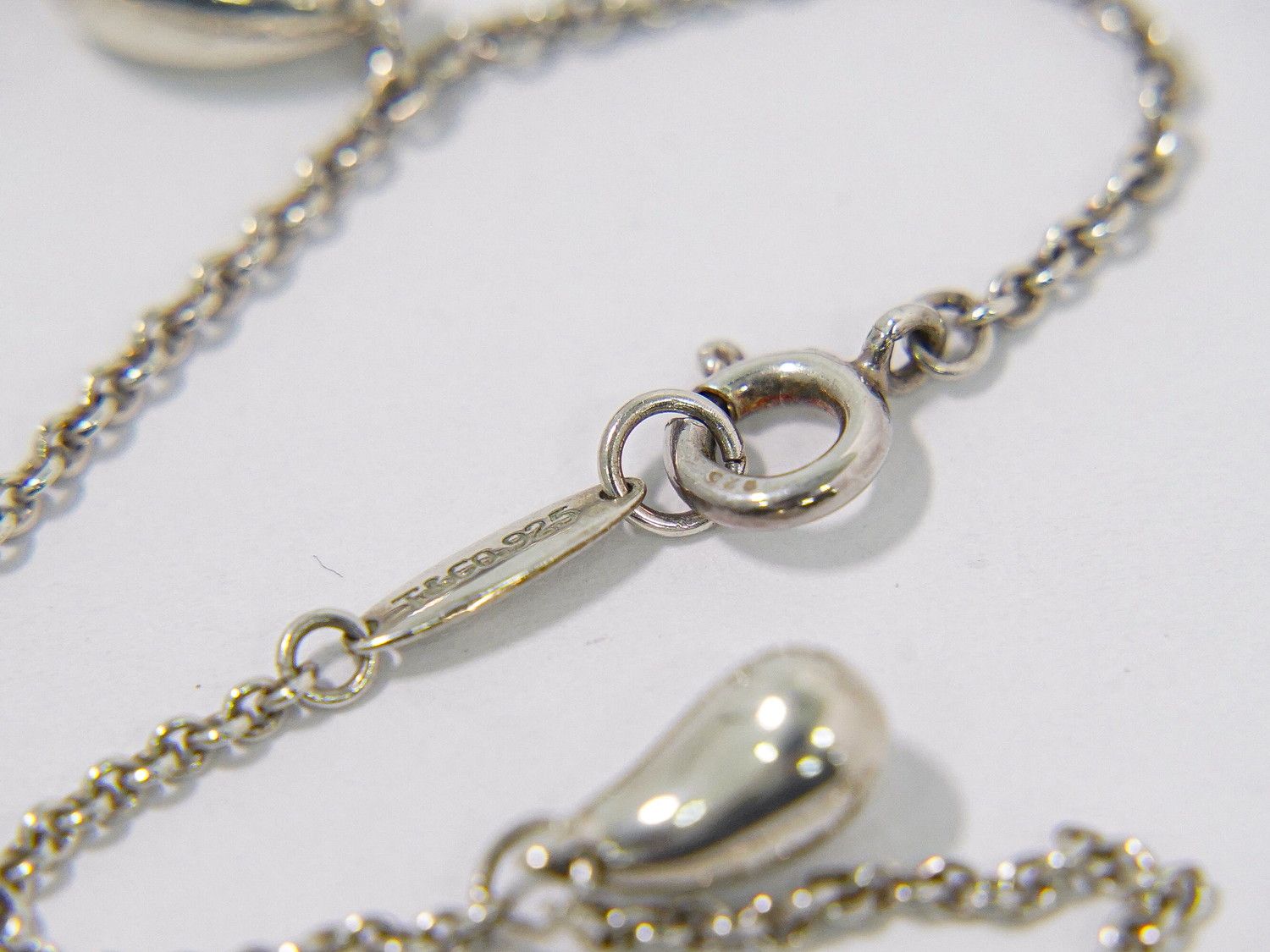 Tiffany & Co Teardrop 925 Bracelet Bangle Silver — view 2