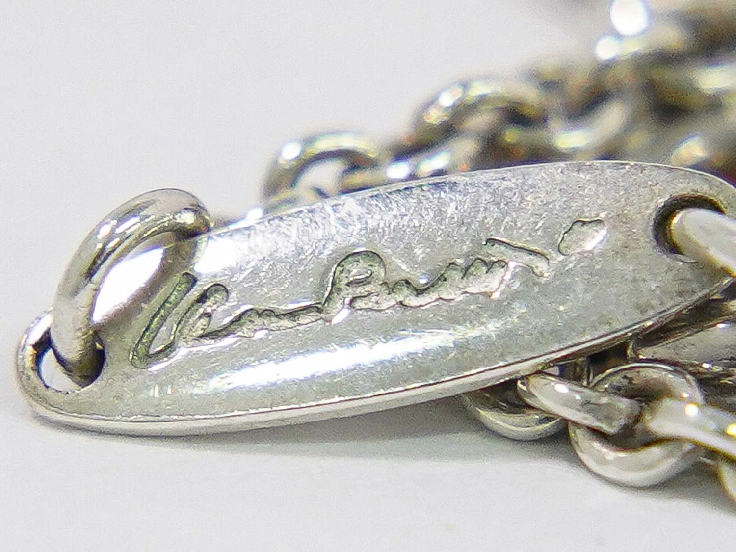 Tiffany & Co Teardrop 925 Bracelet Bangle Silver — view 8