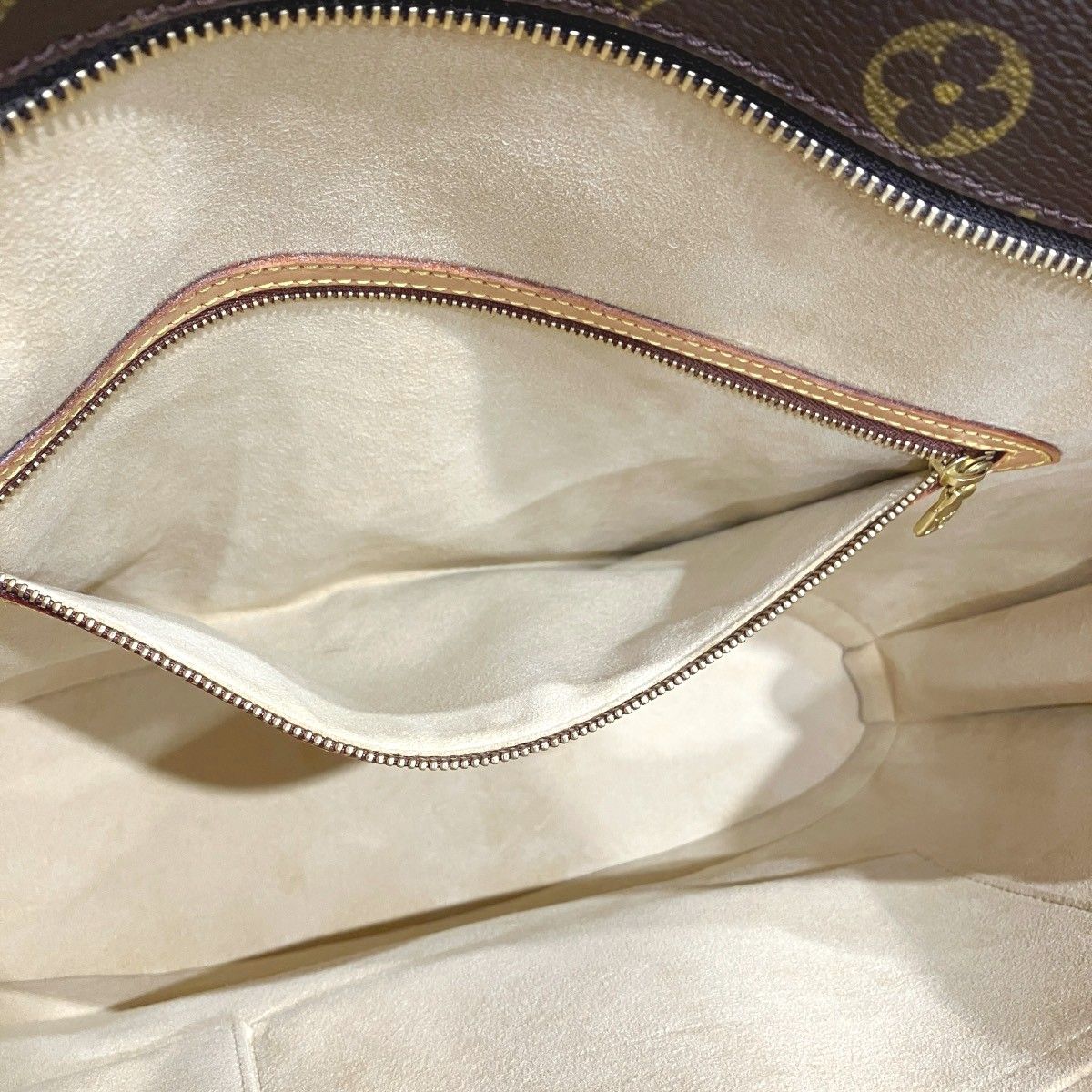 Louis Vuitton Babylon Monogram Tote Leather — view 6