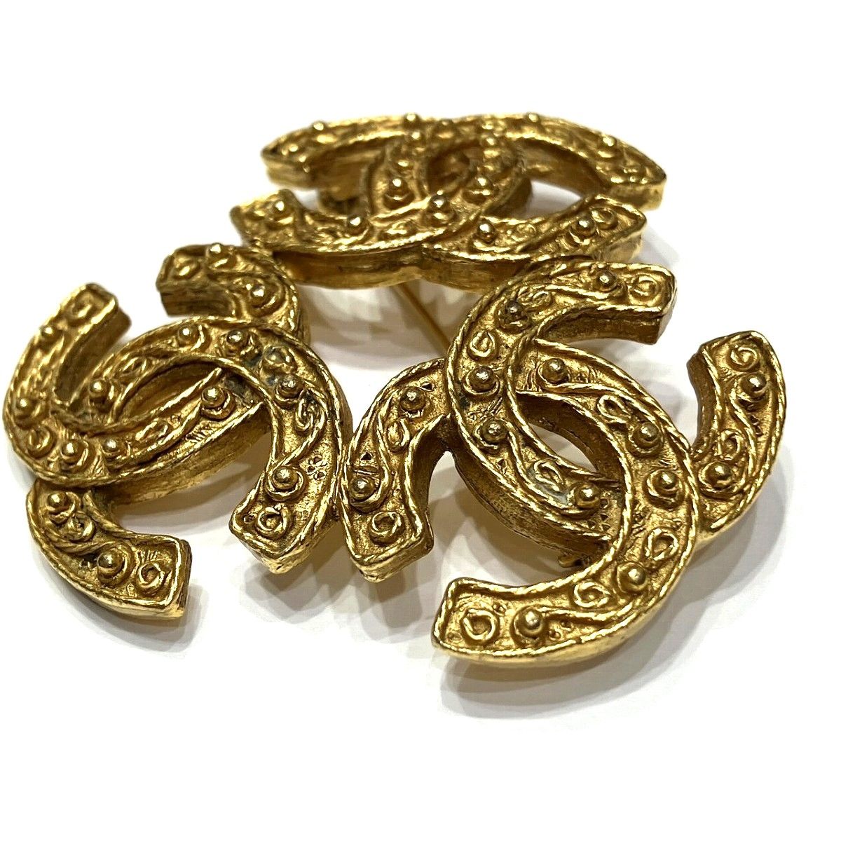 Chanel CC Logo Brooch — view 2