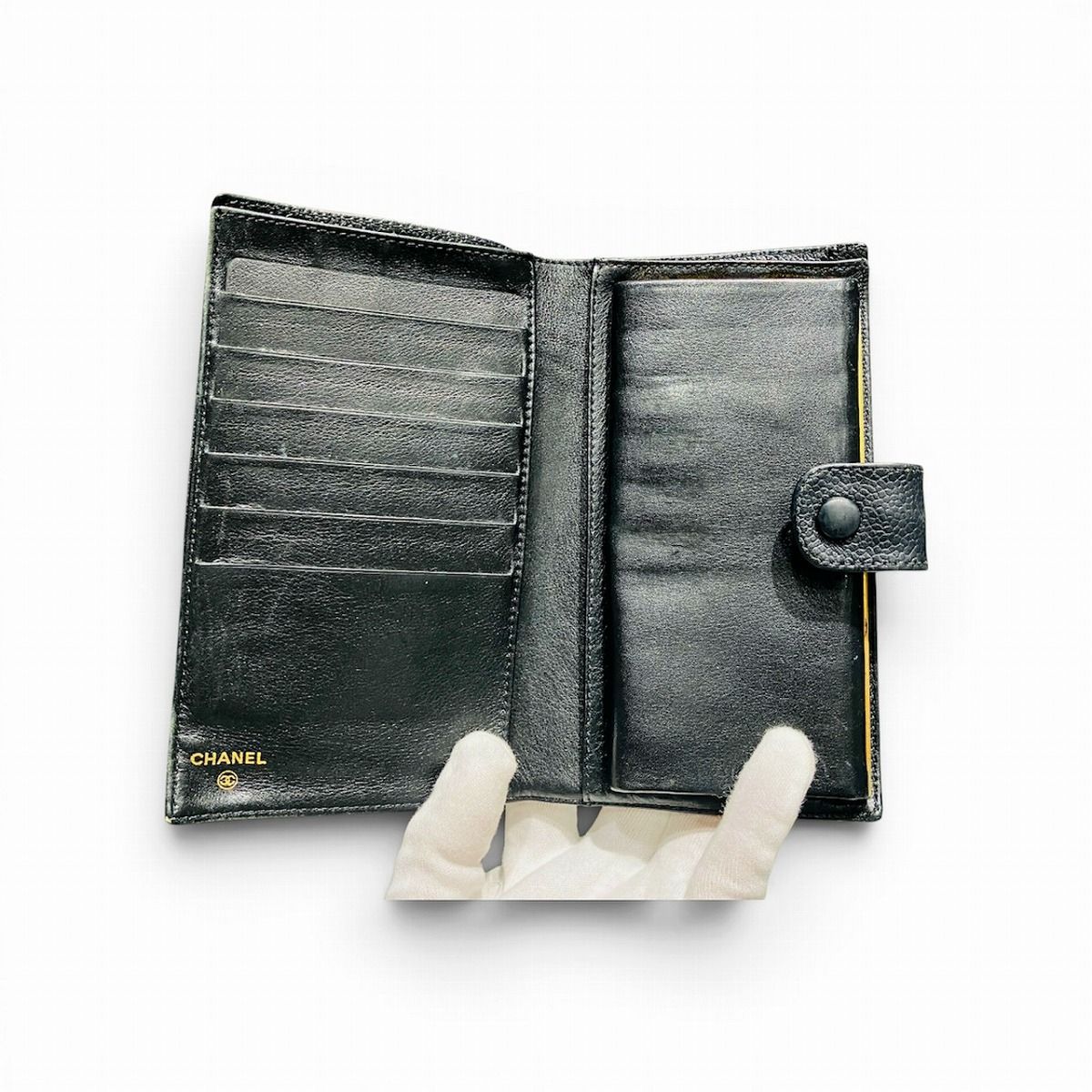 Chanel CC Logo Bifold Wallet Caviar Leather — view 3