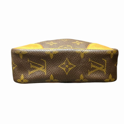 Louis Vuitton Monogram Shoulder Bag Canvas — view 3