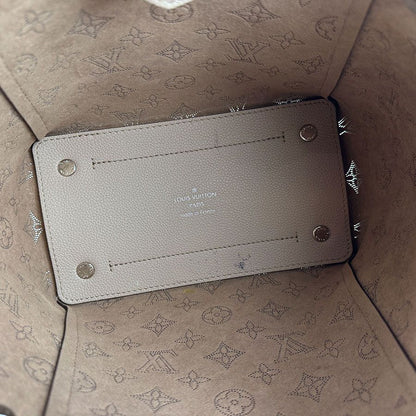 Louis Vuitton Shoulder Bag Hina PM — view 5