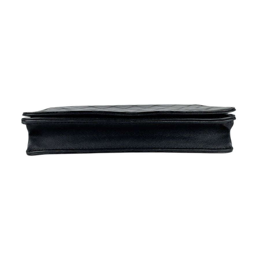 Chanel Chain Shoulder Bag Black — view 3