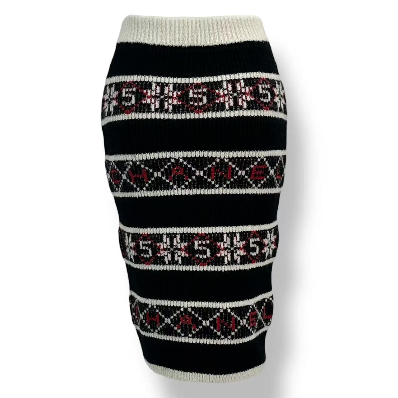 Chanel Skirt Cashmere Logo All Over Pattern Blend — view 2