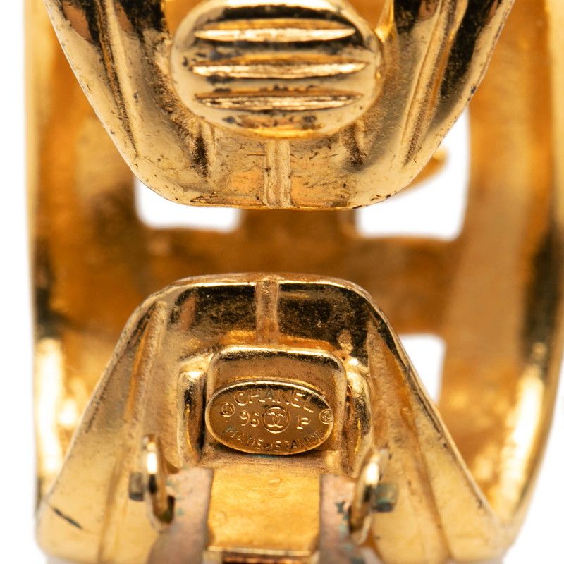 Chanel CC Logo Earrings 96 Vintage Gold Plated — view 3