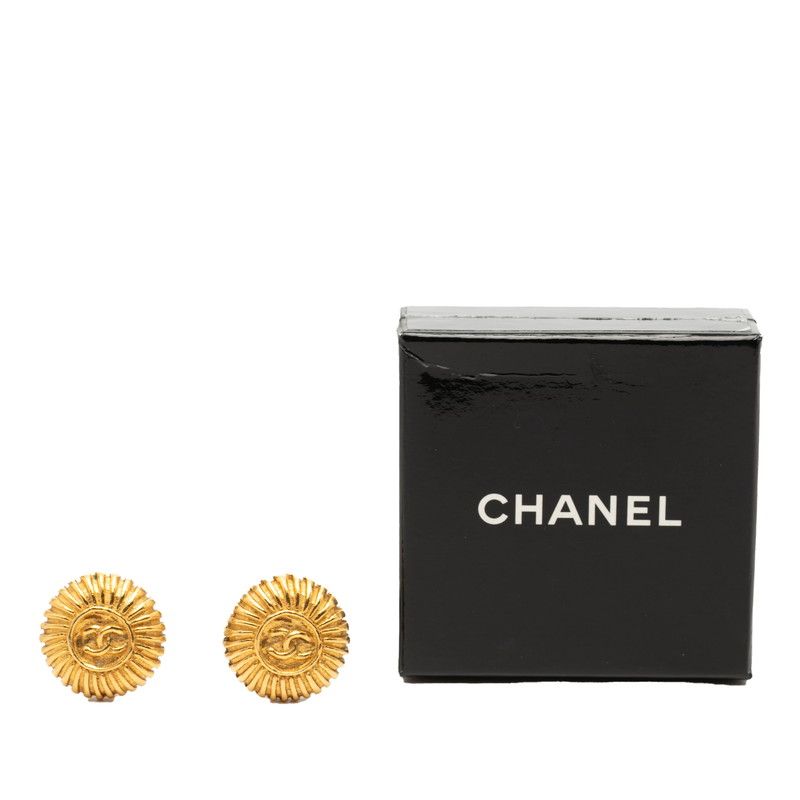 Chanel Vintage CC Logo Earrings Gold Plated — view 4