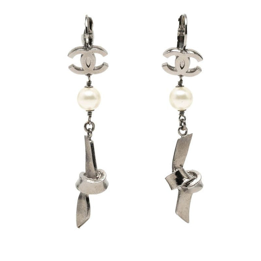 Chanel CC Logo Ribbon Earrings 05 Silver Metal Pearl