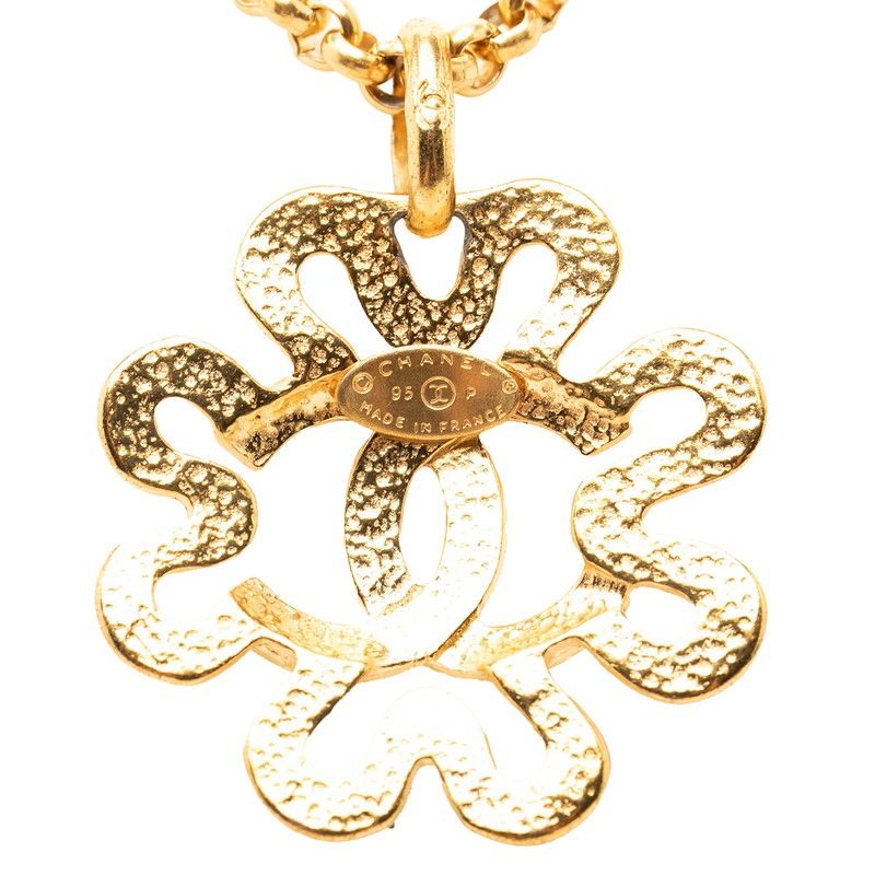 Chanel CC Logo Clover Motif Chain Pendant Necklace Gold Plated — view 3