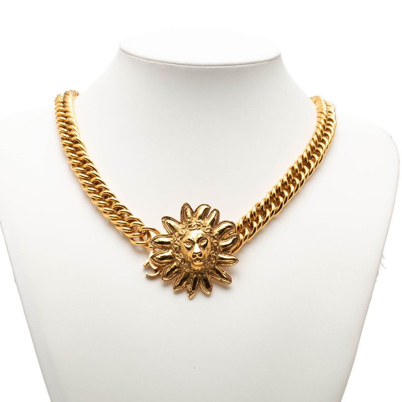 Chanel CC Logo Lion Motif Chain Belt Gold Plated — view 7