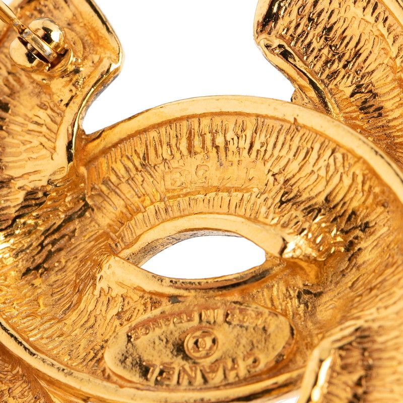 Chanel Quilted CC Logo Brooch Gold Plated — view 3