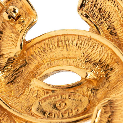 Chanel Quilted CC Logo Brooch Gold Plated — view 3