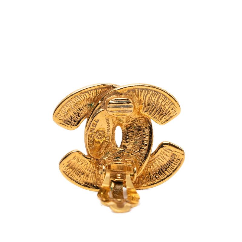 Chanel Quilted CC Logo Earrings Gold Plated — view 3