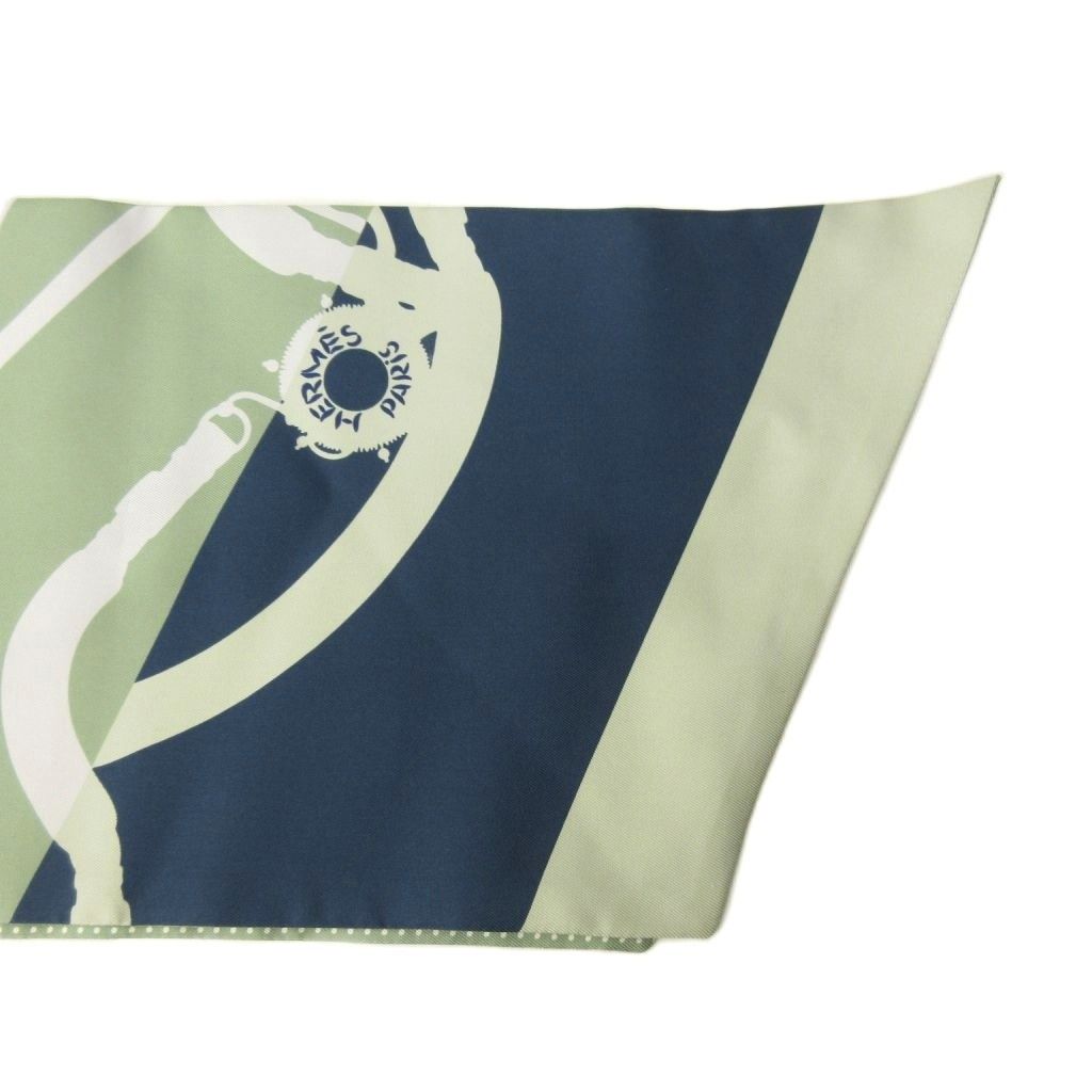 Hermes Amazon Festival Des Amazones Maxi Twill Scarf Allover Pattern Silk Green — view 4