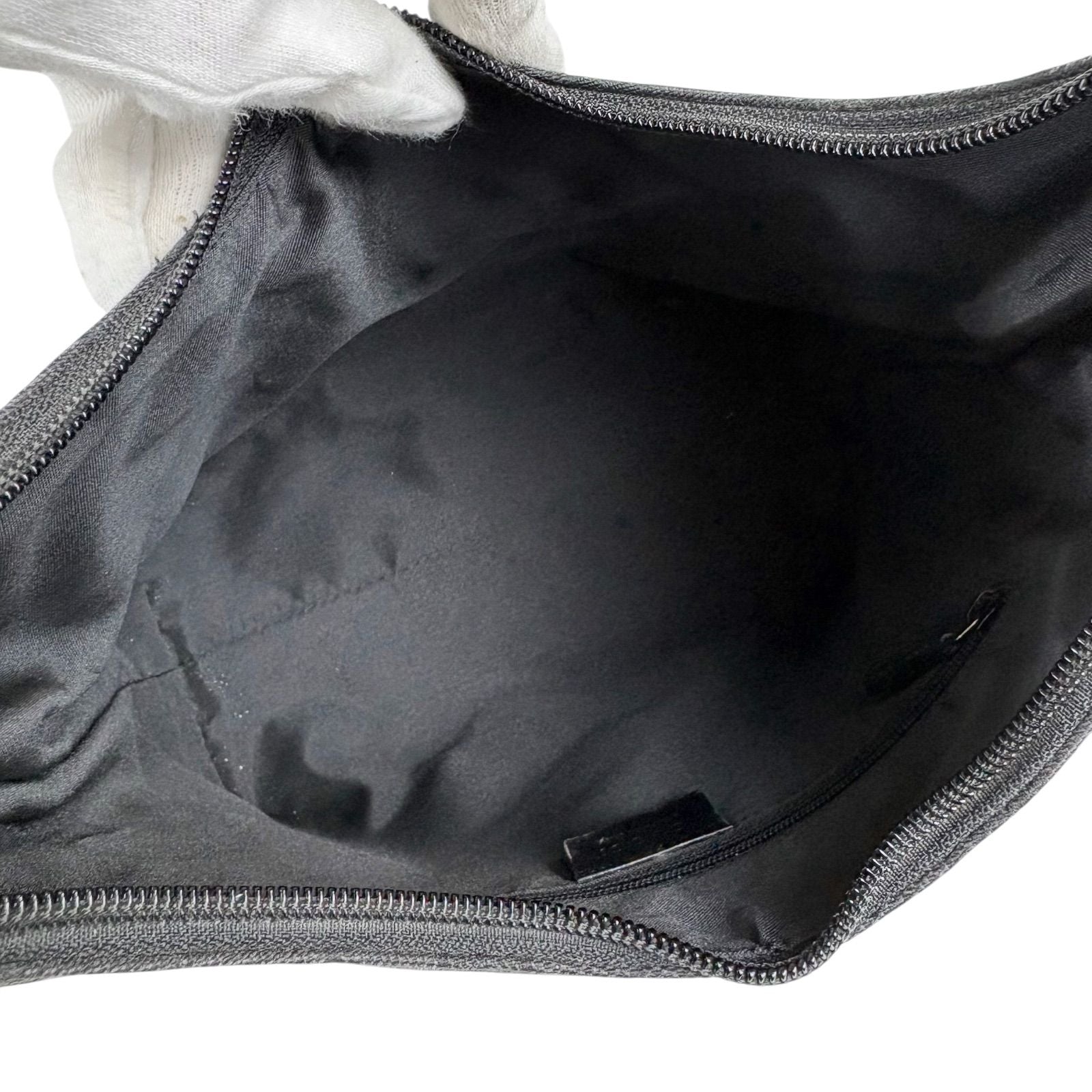 Gucci GG Canvas Shoulder Bag Hobo Black — view 9