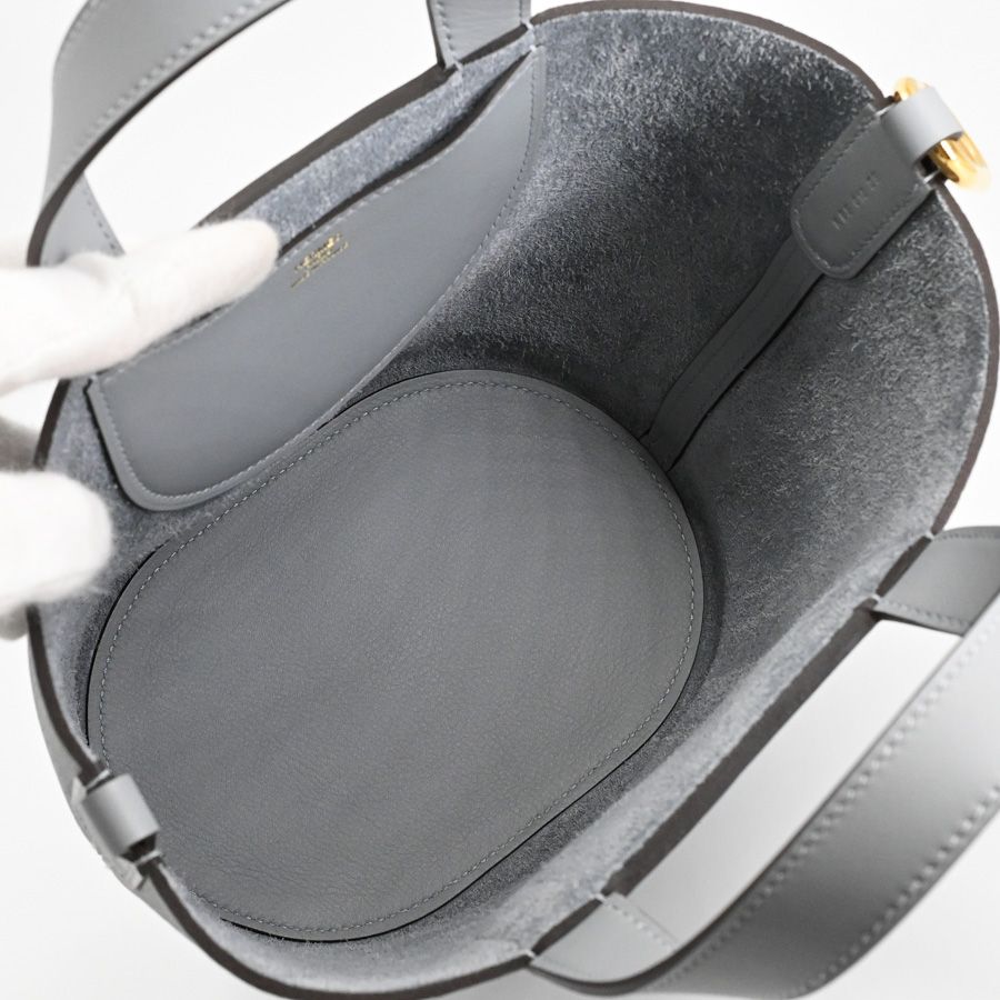 Hermes Handbag in the Loop 18 — view 4