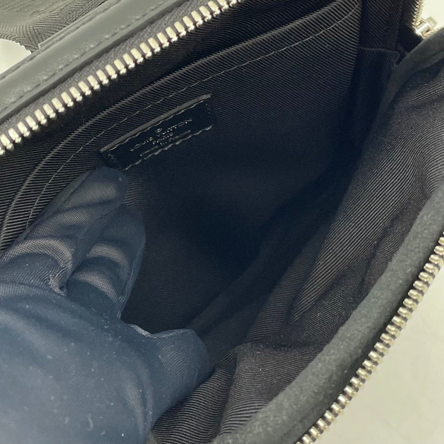 Louis Vuitton Amazon Sling Bag Damier Graphite Leather Black Silver — view 4
