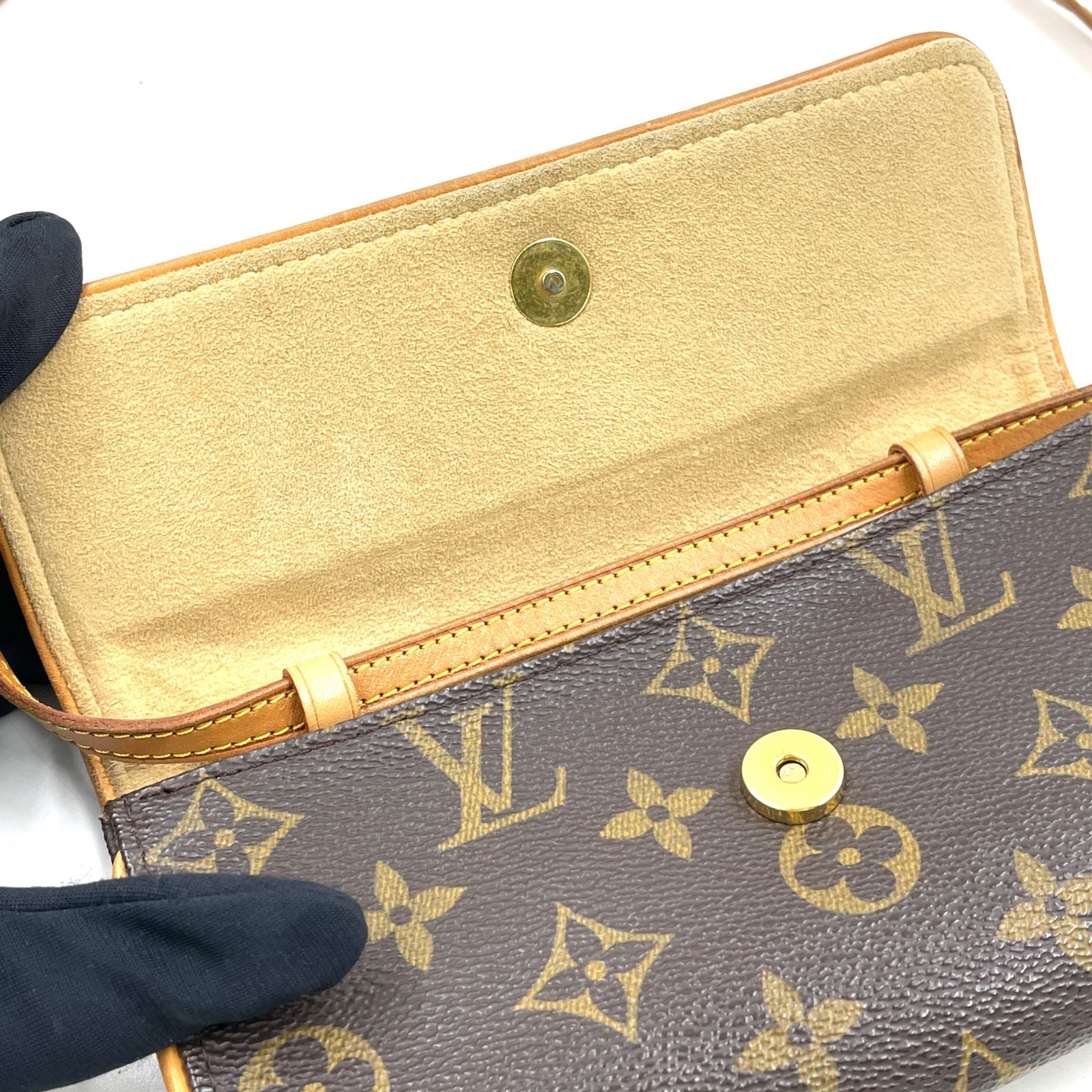 Louis Vuitton Pochette Twin PM Monogram Leather Brown Shoulder Bag Gold — view 9