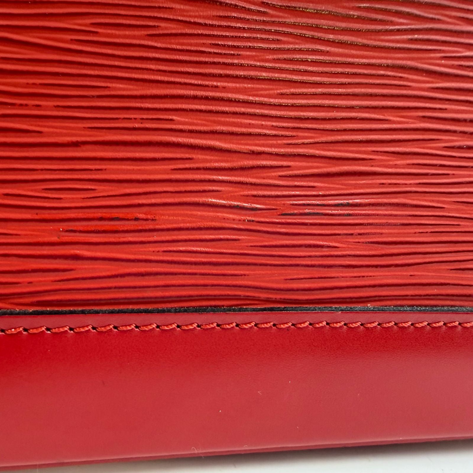 Louis Vuitton Alma Epi Castilian Red Leather Handbag Gold — view 6