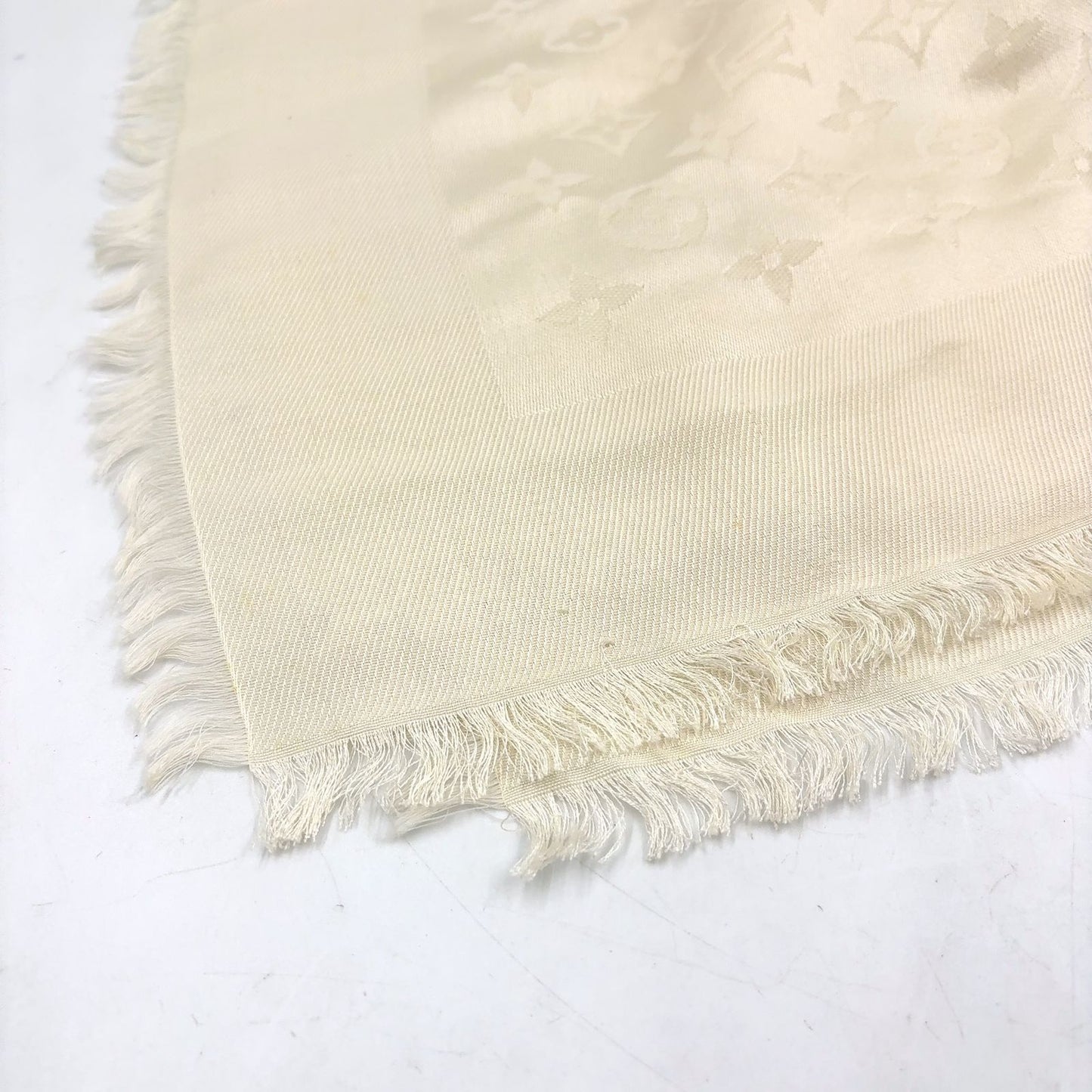 Louis Vuitton Echarpe Logo Mania Monogram Blanc Silk Wool Beige Shawl Scarf — view 3
