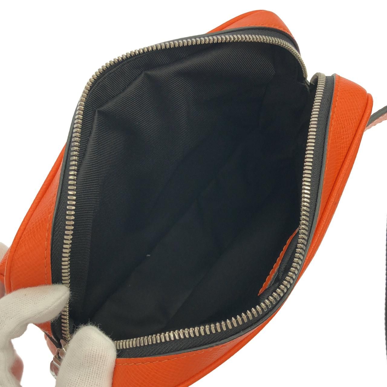 Louis Vuitton Taiga Llama Bum Bag Outdoor — view 8