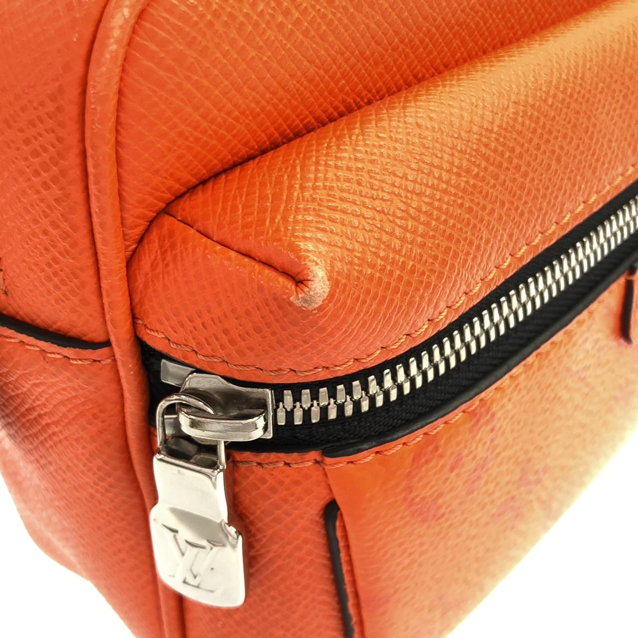 Louis Vuitton Taiga Llama Bum Bag Outdoor — view 4